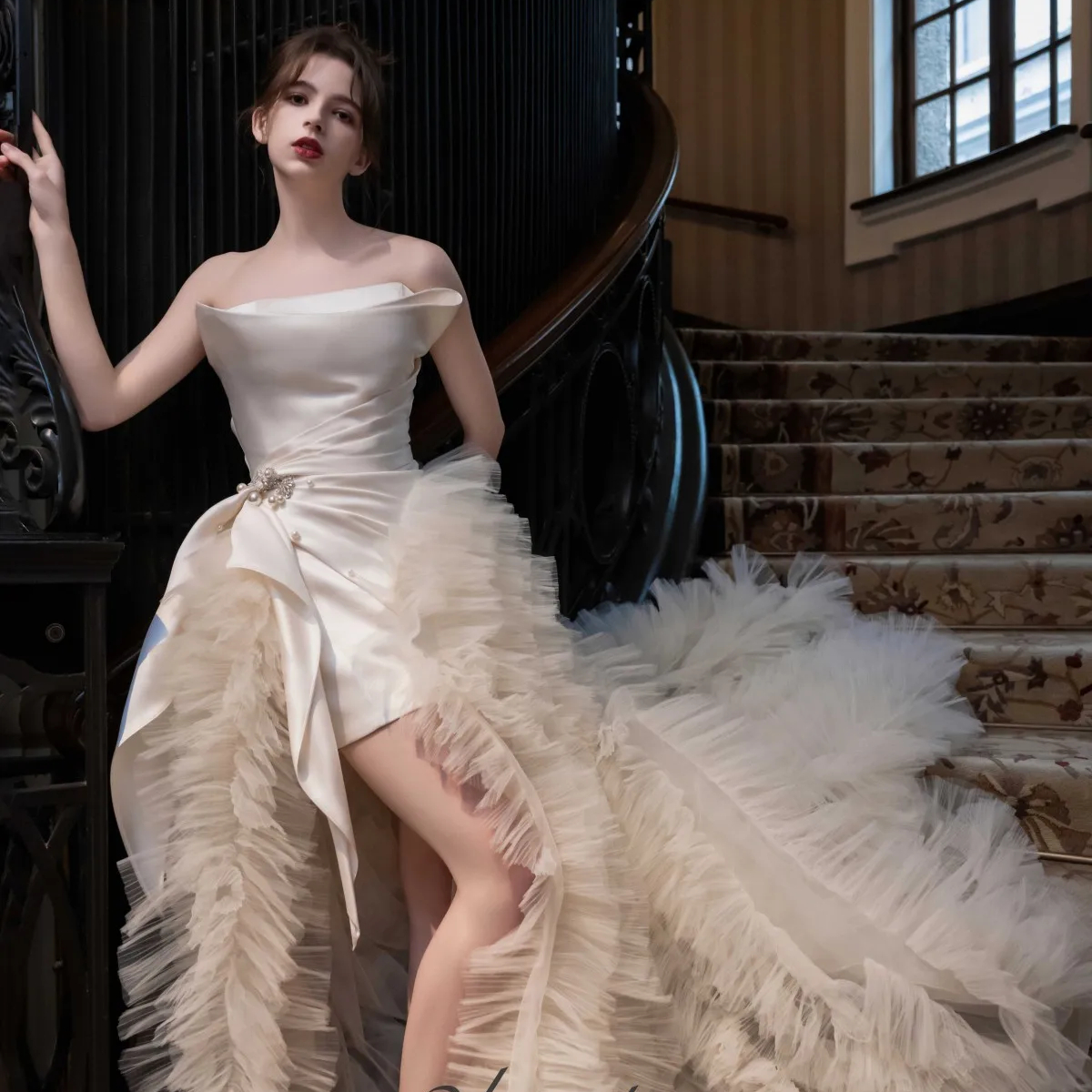 Vestido de novia y vestido de noche beige Estilo elegante