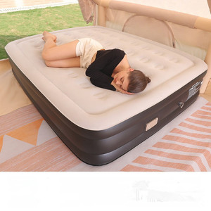 Colchón de Aire Portátil de Espuma de PVC de Diseño Moderno, Plegable, con Bomba Incorporada, Funda Hipoalergénica y Bolsa de Transporte para Sala de Estar o Parque - Product Image 1