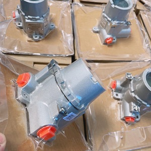 Transmetteur de température Rosemount 644HAK1J8M5 en acier inoxydable avec communicateur HART - Product Image 1