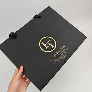 Sacs cadeaux de luxe en carton avec poignées longues, impression sérigraphique, logo personnalisé pour chaussures et vêtements, matériaux recyclés, vente en gros - Product Image 6