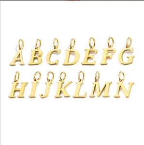 Pingentes de letras de ouro 26 em aço inoxidável para homens e mulheres, pingentes leves e luxuosos combinando