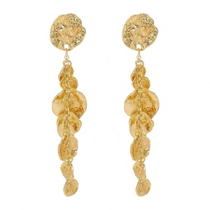 ต่างหูห้อยสไตล์ยุโรปอเมริกันย้อนยุคหรูหรา ดีไซน์ยาวแบบจี้เดี่ยว รูปทรงผีเสื้อ ชุบทอง ประดับเพชร ทำจากโลหะผสม - Product Image 6