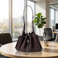 Tas Selempang Wanita Kulit Sapi Asli Premium Berkualitas OEM ODM Model Vintage Kapasitas Besar dengan Rantai