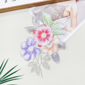 Patch brodé de fleurs perlées colorées en gros pour artisanat DIY, décoration de vêtements et d'accessoires - Product Image 1