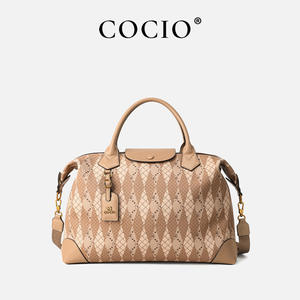 Custom Wholesale Women's Lightweight Portable <b>Travel</b> Storage Gym <b>Bag</b> Pvc Duffel Fashionable Waterproof <b>Weekender</b> <b>Bag</b> - Product Image 3