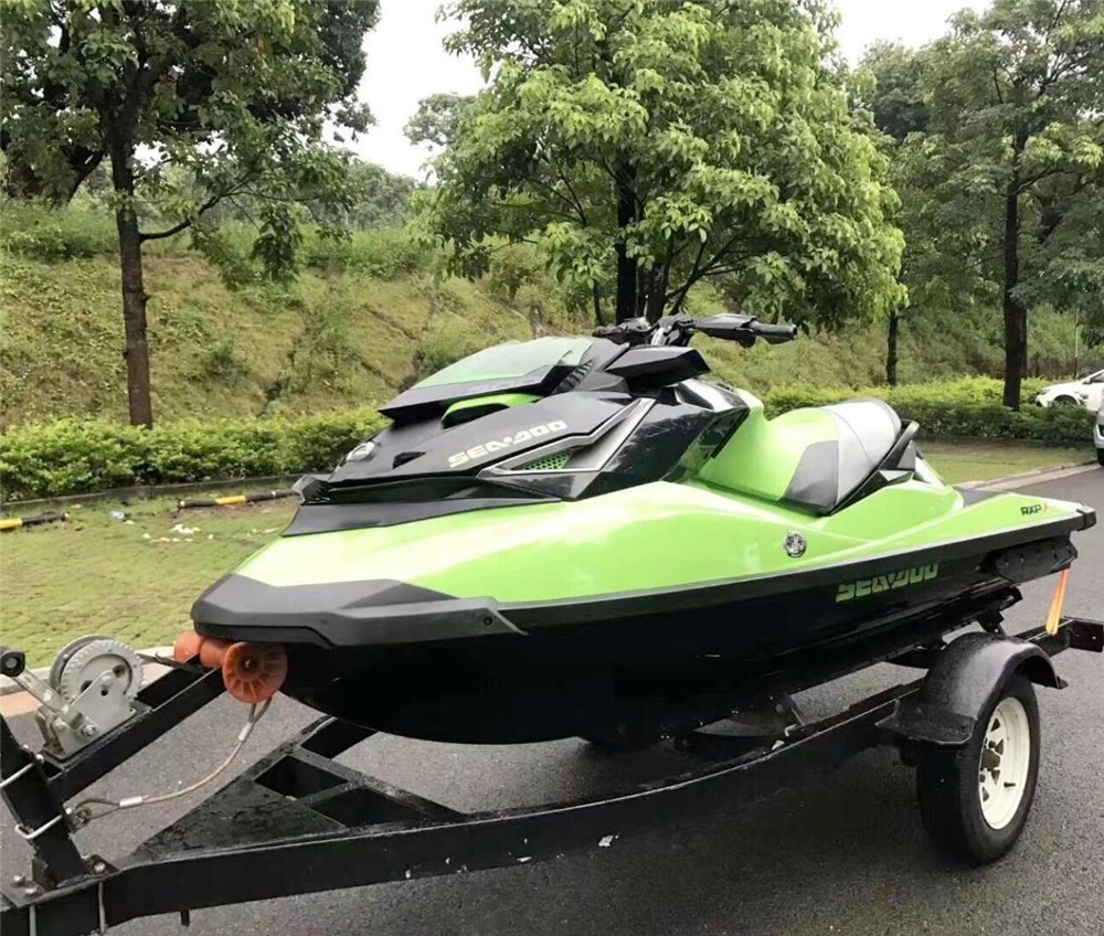 Мотовездехода амфибии Quadski