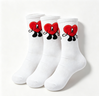 Chaussettes blanches à motif cœur rouge de dessin animé, très élastiques, absorbant la transpiration, tendance, décontractées, sportives, personnalisables