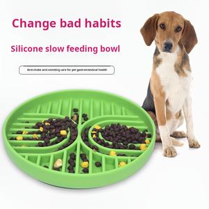 Tapete de Alimentação Lento em Silicone de Grau Alimentício Antiderrapante para Cães Livre de BPA Fácil de Lavar Design Portátil com Ventosa - Product Image 2