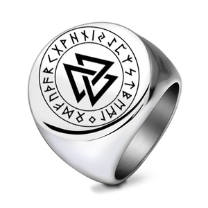 Bague ronde avec inscription viking nordique, runes gravées au laser, triangle éternel irlandais, bijoux pour hommes en acier inoxydable, 22mm - Product Image 5