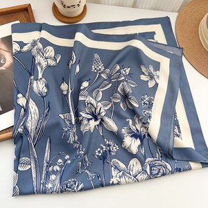 Pañuelo Cuadrado de Poliéster con Diseño Floral Vintage 2026, para un Estilo Moderno y Combinable con Todo - Product Image 2