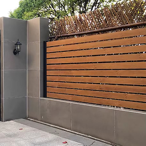 유럽 스타일 야외 알루미늄 슬랫 펜스 패널, 정원, 마당, 빌라용 수직 금속 프라이버시 펜싱 시스템, 맞춤형 사이즈 - Product Image 1