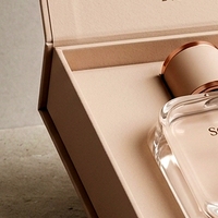 Boîte à parfum rigide rose magnétique de luxe sur mesure, style livre, pour une seule bouteille, présentation pour emballage de parfum personnalisé