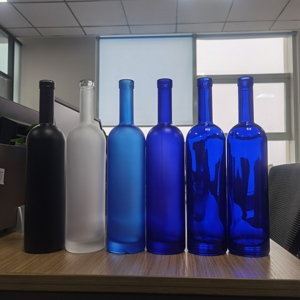 Trung Quốc Nhà máy tùy chỉnh 500ml màu xanh rỗng Glass Wine Bottle rượu mạnh rượu chai cho <span class=keywords><strong>Vodka</strong></span> Whisky rượu uống - Product Image 2