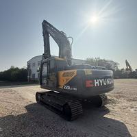 Excavatrice sur chenilles Hyundai 220LC-9S d'occasion de haute qualité, capacité de la benne de 0,92 m, faible nombre d'heures, en stock