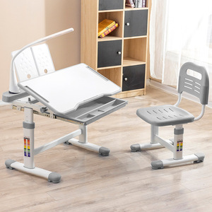 Muebles escolares Escritorio y silla escolar Juego de mesa y silla de metal Diseño ergonómico y antimiopía Escritorio inclinable ajustable en altura - Product Image 1