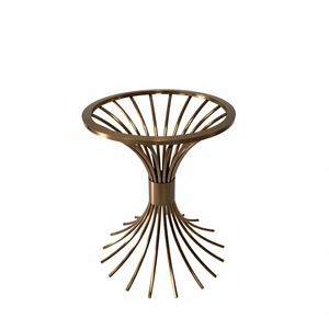 Mesa de centro redonda de diseño moderno con estructura de metal, acabado dorado de calidad duradera, mesas de lujo para decoración de interiores de casas de lujo. - Product Image 1