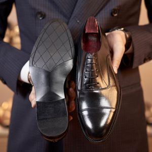 Chaussures habillées de bureau pour hommes, de luxe, de haute qualité, nouvelle collection, personnalisées, à lacets, à bout pointu, légères et respirantes - Product Image 6