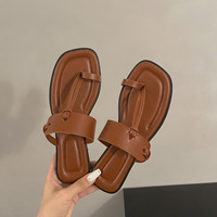 Fabricant de chaussures chinois pour pantoufles de grande taille 2025 été nouveauté Clip orteil sandales de plage