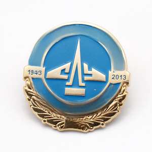 Ideale per Conferenze Aziendali e Regali per Clienti, Spilla da Bavero in Smalto Morbido Premium che Mostra Professionalità - Product Image 4