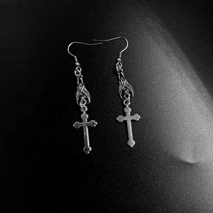 Gothic Rock Nightclub <span class=keywords><strong>Heart</strong></span> Rose Butterfly Pendientes para mujer Girl Y2K Cross Dangle Pendientes - Product Image 4