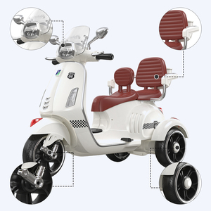 Voiture jouet télécommandée à double moteur, moto électrique pour enfants, musique Bluetooth, <span class=keywords><strong>tricycle</strong></span> <span class=keywords><strong>en</strong></span> plastique rechargeable pour tout-petits de 2 à 8 ans - Product Image 3