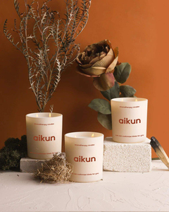 AIKUN Homeware - Collection Tranquillity - Bougie en cire de soja parfumée à la vanille - Combustion en bois de luxe - Bougies parfumées personnalisées - Coffret cadeau - Product Image 2