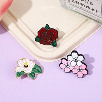 Broche tendance en gros, nouvelle collection, en forme de fleur de printemps, épinglette de revers en métal, épinglette personnalisée en émail souple