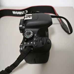<span class=keywords><strong>Appareil</strong></span> <span class=keywords><strong>photo</strong></span> numérique d'occasion 800D 24MP avec écran tactile inclinable et vidéo Full HD à 60p - Product Image 2