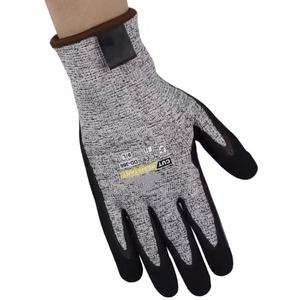 Guantes de mano de seguridad HPPE resistentes al agua y al aceite anticorte Nivel 5 con recubrimiento de nitrilo certificado CE EN388 - Product Image 2