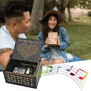 Caja <span class=keywords><strong>de</strong></span> música <span class=keywords><strong>de</strong></span> madera tallada vintage <span class=keywords><strong>No</strong></span> puede evitar Enamorarse-Regalo para amante Novio Novia Esposo Esposa en color negro - Product Image 6