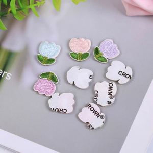 Mini Patch Autocollant 1,6*1,3cm Motif Fleur Mignonne et Colorée pour Décoration Vêtements Chaussures Chapeaux - Product Image 3