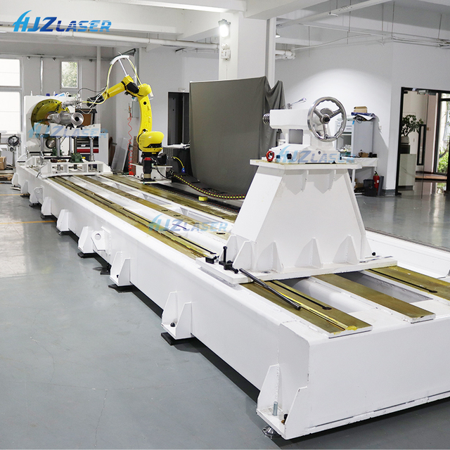 Robot Fiber Laser Cladding Machine 6KW 8KW Laser Cladding Machine for Shaft/Roller/Driller/Gear Repairing