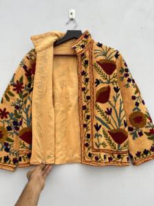 Chaqueta Suzani Hecha a Mano para Mujer, Bordado Elegante, Cómoda, Abertura Frontal, Bolsillos, Prenda Exterior de Invierno Moderna, Cinturón, Tela Suave - Product Image 4