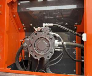 รถขุด Doosan DX300LC 5 มือสอง ขนาด 30 ตัน เครื่องยนต์ Isuzu Tier 3 ไม่มี DEF ปี 2024 บุ้งกี๋ 1.27 เมตร ปั๊มสำหรับงานหนัก งานดิน และงานเหมือง - Product Image 6