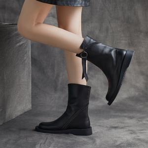 Bottines en cuir de vache à bout rond et talon plat, style britannique, avec fermeture éclair latérale, bottes Martin pour femmes, nouvelle collection automne et hiver - Product Image 4