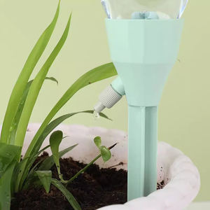 Dispositifs d'irrigation <span class=keywords><strong>goutte</strong></span> <span class=keywords><strong>à</strong></span> <span class=keywords><strong>goutte</strong></span> automatiques pour plantes, avec picots auto-arrosants et support de <span class=keywords><strong>bouteille</strong></span> réglable - Product Image 6