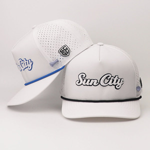 Casquette de baseball OEM 5 panneaux imperméable perforée personnalisable brodée pour homme, avec support de cordon pour tee-shirt, chapeau de golf - Product Image 1