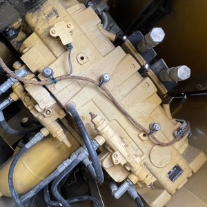 รถขุด CAT 390F มือสอง ขนาด 90 ตัน รถขุดไฮดรอลิกแบบตีนตะขาบ เครื่องจักรก่อสร้างงานหนักสำหรับงานเหมือง - Product Image 4