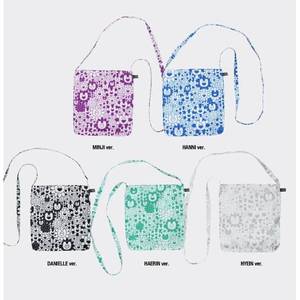 กระเป๋าสะพายข้าง NewJeans Supernatural NJ X MURAKAMI ลายครอส พร้อมซีดีเพลงป๊อป กระดาษ พลาสติก สินค้าอิเล็กทรอนิกส์ภาษาเกาหลี กระเป๋าใส่โทรศัพท์มือถือ ทุกอย่าง - Product Image 3