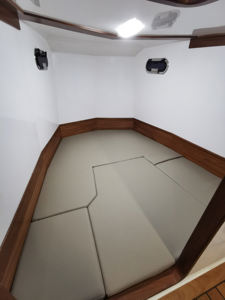 Nuevo Diseño con Certificación CE, Yate de Lujo de 9m, Tanque de Combustible de 600L, Yate con Cabina de Fibra de Vidrio en Venta - Product Image 3