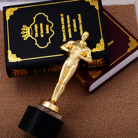 Trophée de film classique de 26 cm plaqué or, statuette d'homme avec base en cristal luxueuse