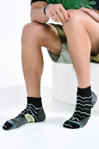 Chaussettes d'équipage athlétiques professionnelles pour hommes femmes cheville épaissie anti-dérapant <span class=keywords><strong>Badminton</strong></span> chaussettes de course personnalisables L/R - Product Image 3