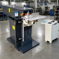 Ponceuse industrielle robuste pour le débavurage et le polissage des coins et des angles de boîtes d'évier en acier inoxydable, finition miroir