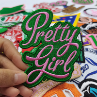 Promotions patchs de sororité à repasser de la meilleure qualité patchs de sororité avec logo brodé rose et vert personnalisés pour vêtements