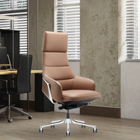 Chaise de bureau exécutive ergonomique moderne et confortable avec revêtement en cuir véritable, base en aluminium entièrement en mesh, repose-pieds inclinable réglable