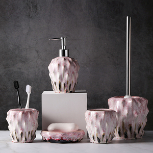 Ensemble d'accessoires de salle de bain émaillés simples en céramique <span class=keywords><strong>pour</strong></span> la <span class=keywords><strong>décoration</strong></span> d'intérieur distributeur de lotion gobelet <span class=keywords><strong>pour</strong></span> la <span class=keywords><strong>décoration</strong></span> d'hôtel <span class=keywords><strong>décoration</strong></span> de <span class=keywords><strong>toilette</strong></span> - Product Image 2