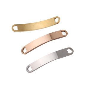 Venta al por mayor de acero inoxidable personalizado Rectangular curvado encantos oro rosa oro grabado ID en blanco Etiqueta de perro logotipo personalizado - Product Image 1