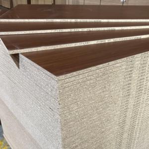 Tablero de Partículas de Melamina de Alta Calidad, Libre de Formaldehído, Personalizado, <span class=keywords><strong>OSB</strong></span> E2 E1 E0, 5mm/18mm 8 pies, Venta Caliente - Product Image 6