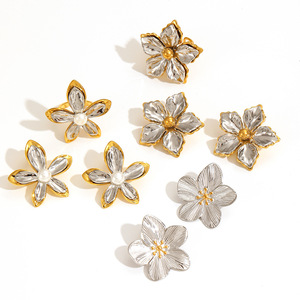 Floral <b>Titanium</b> Steel <b>Ring</b> With Pearl Inlay Adjustable For Women Light Luxury Jewelry Gift - Product Image 3