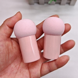 Éponge de maquillage douce applicateurs de bouffées de poudre de maquillage tête de champignon éponges cosmétiques pour mélanger fond de teint correcteur - Product Image 4
